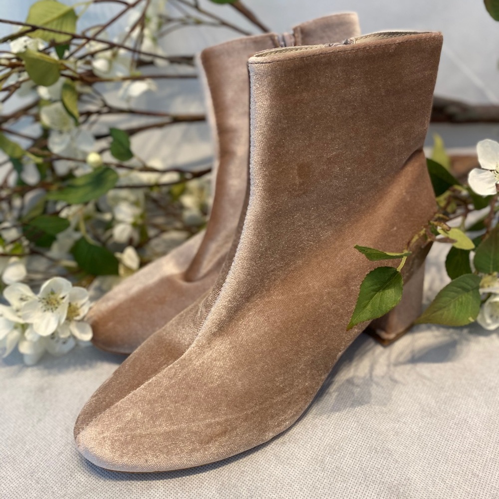 Velvet booties